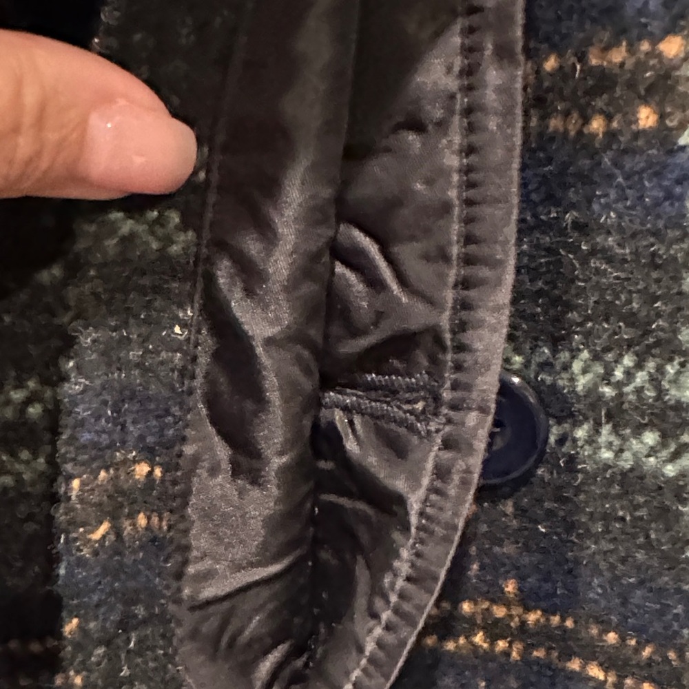 EUC WORN ONE TIME!!!! Jones New York Women's Trench Coat - Black and Green Plaid - Picture 4 of 11